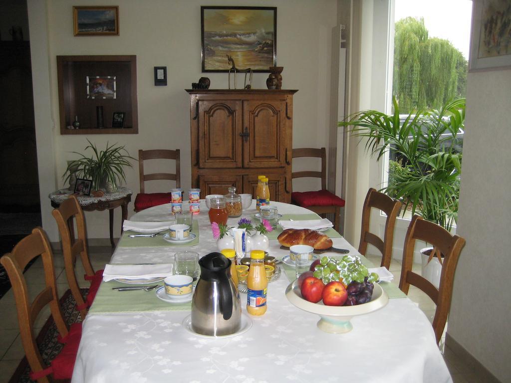 Les Petites Chambres De La Bleue Maison Coeuve Exterior photo