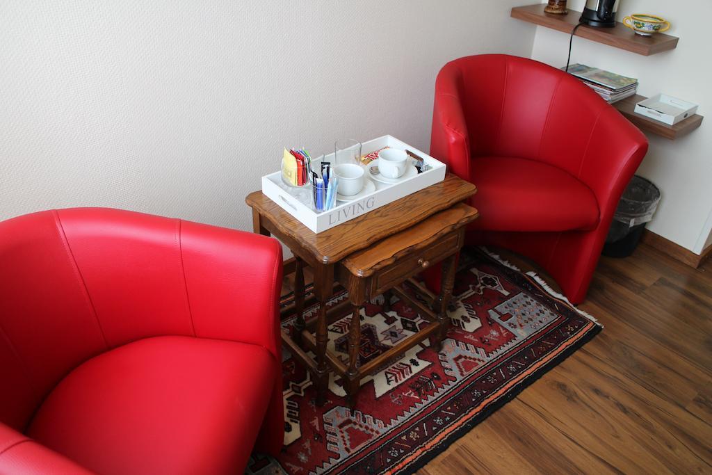 Les Petites Chambres De La Bleue Maison Coeuve Room photo